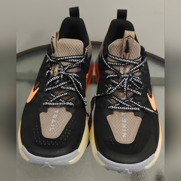 Size 10.5 - Nike Wildhorse 10 Black Orange Pulse - Picture 7 of 11